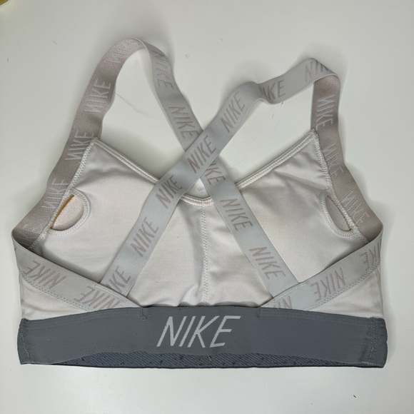 Nike sports bra - Picture 4 of 5